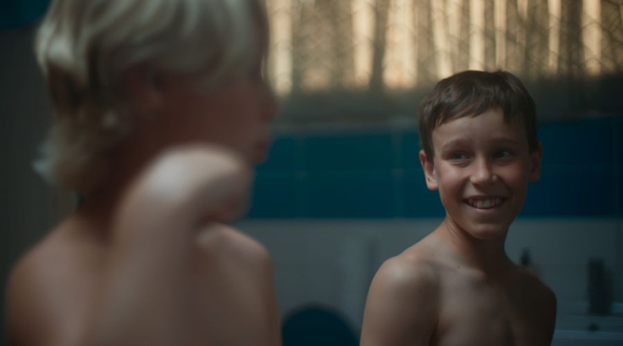 Σοκαρισμένος ο σκηνοθέτης του Αγόρια στο ντους με τις αντιδράσεις στην Ελλάδα: Την έχουν δει την ταινία;