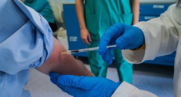 Κορονοϊός: Τα συμπεράσματα για τα εμβόλια - Ποια αντέχουν δίμηνο και ποια εξάμηνο