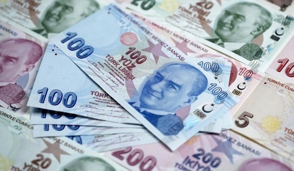 Τουρκία: Αυξάνονται οι δασμοί σε αμερικανικά προϊόντα, συνεχίζεται η πτώση της λίρας