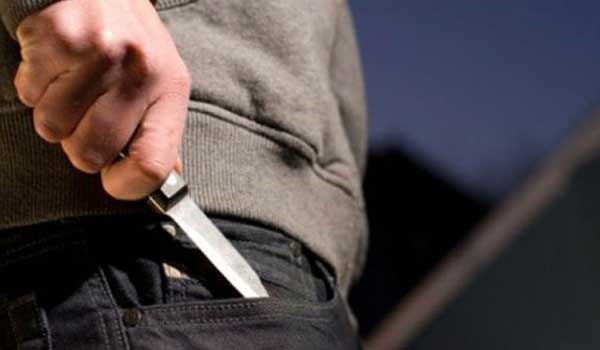 Βούλα: Ανήλικοι επιτέθηκαν με μαχαίρια σε μαθητή. Συνελήφθη 15χρονος αναζητείται 13χρονος