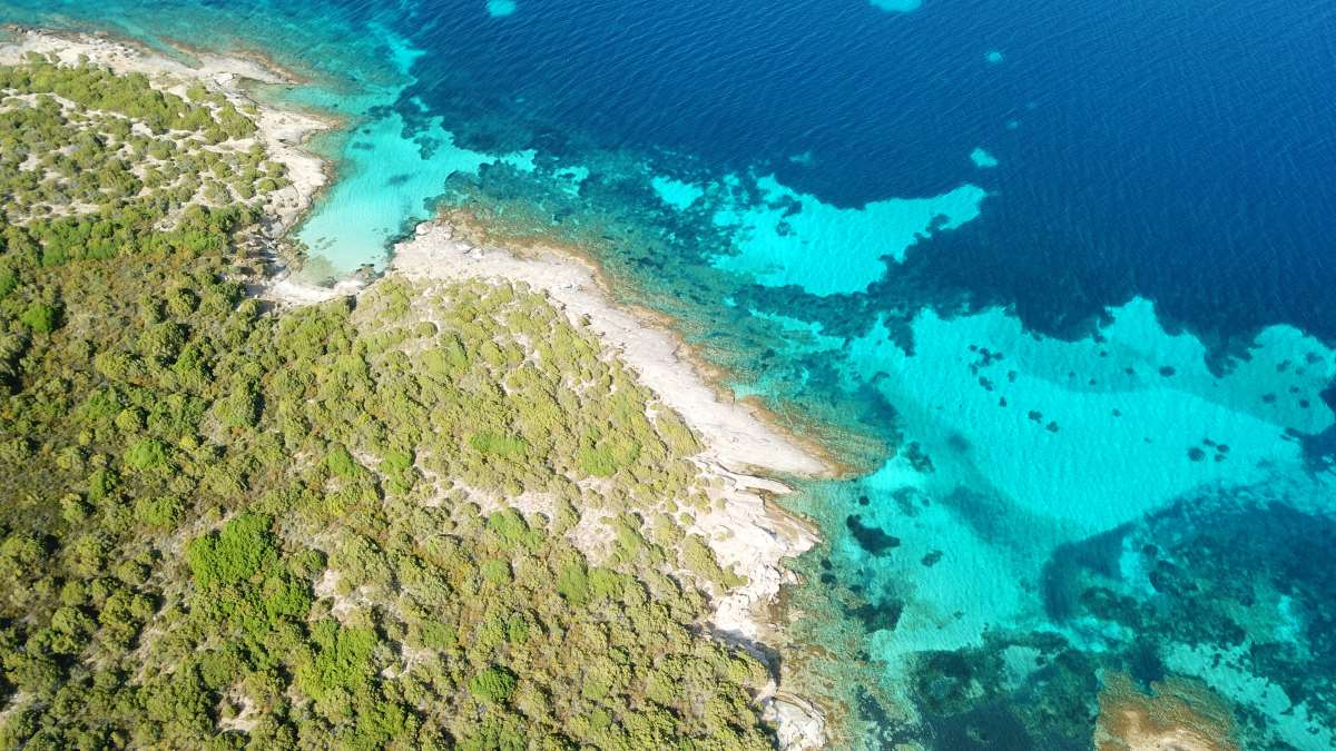 Το νησί-όνειρο σε απόσταση μιάμιση ώρα από την Αθήνα