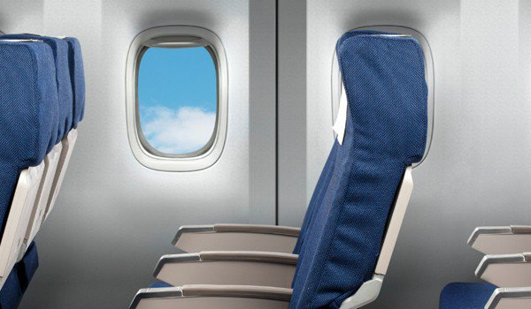 Πτήση εφιάλτης: Άνοιξε πόρτα αεροπλάνου στον αέρα