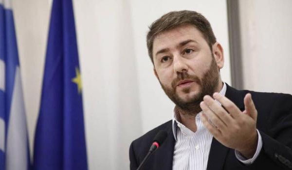Κόντρες μετά την πρόταση του Ανδρουλάκη για τις μετεκλογικές συνεργασίες. Πόλεμος για το όνομα