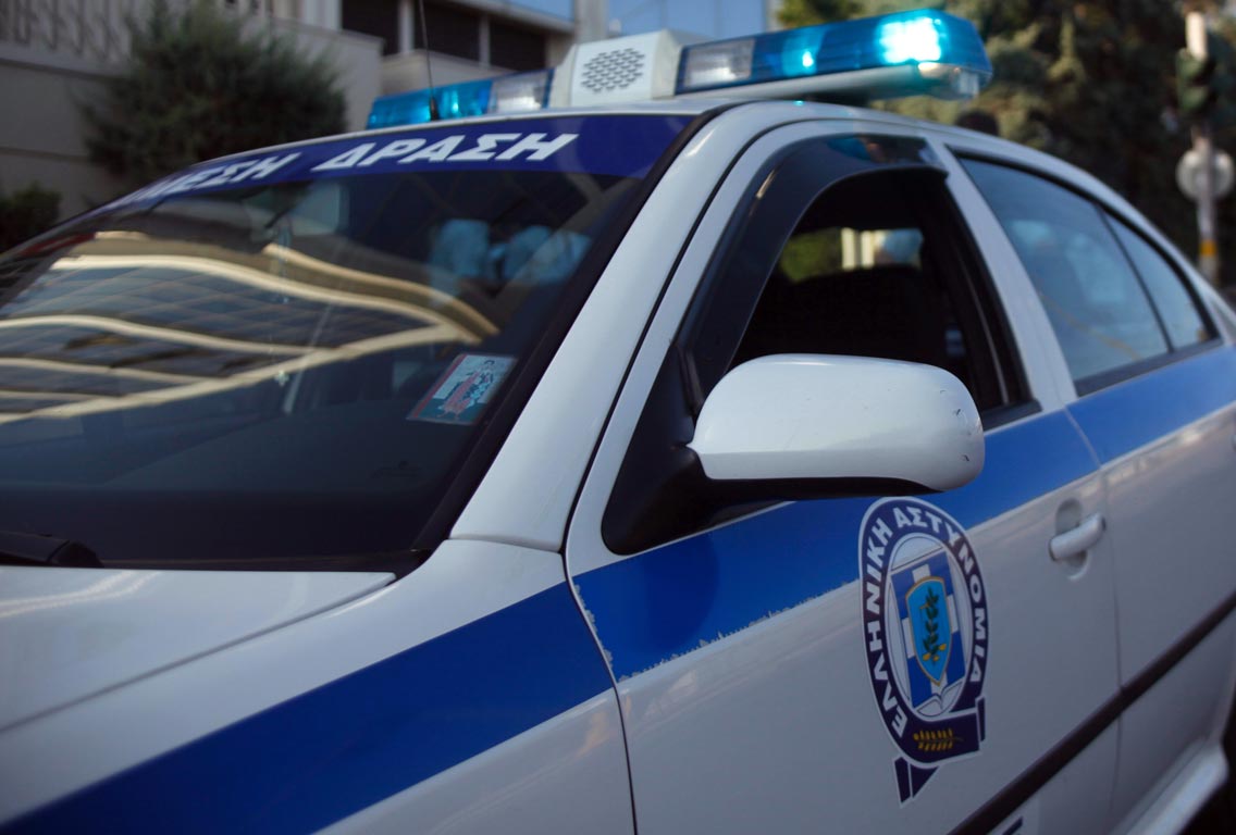 Ηράκλειο: Μετά τη ληστεία παρέσυρε με το αυτοκίνητο τη γυναίκα που είχε αρχίσει να τον καταδιώκει