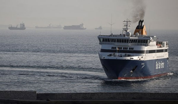 Κορονοϊός: Σε καραντίνα το πλοίο Blue Star Μύκονος στο λιμάνι της Λήμνου