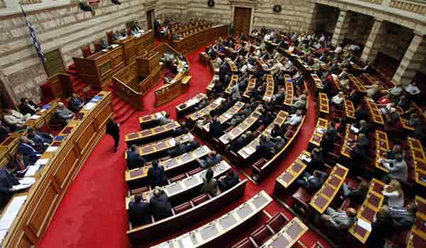 Βουλή: Χριστουγεννιάτικος μποναμάς 600.000 ευρώ σε Βουλευτές και δημοσιογράφους