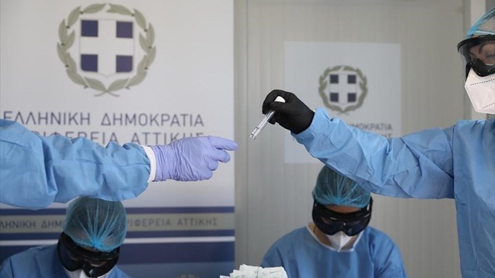 Κορονοϊός: 111 νεκροί σε 24 ώρες - Πού εντοπίζονται τα 19.075 νέα κρούσματα