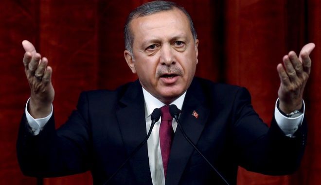Ερντογάν: Το έριξε ξανά στο τραγούδι ενόψει εκλογών – Εγώ τον αγαπώ πολύ, πάρα πολύ