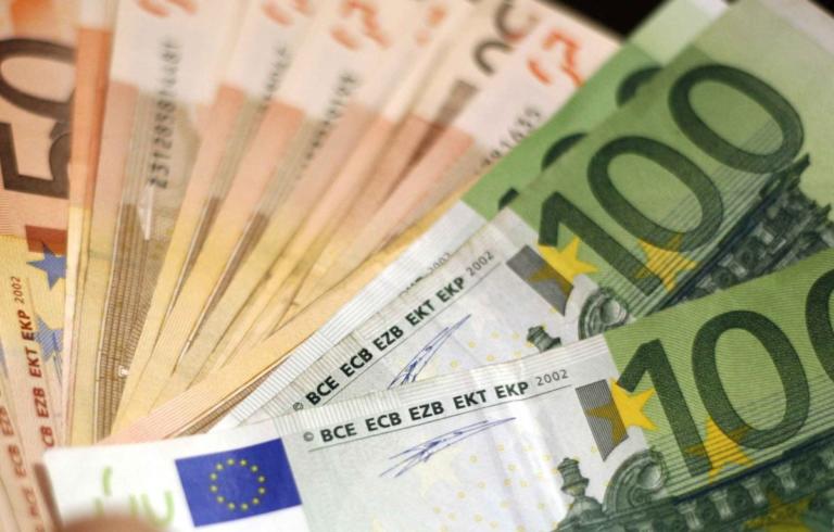 Αύξηση κατώτατου μισθού: Στα 780 ευρώ από 1η Απριλίου