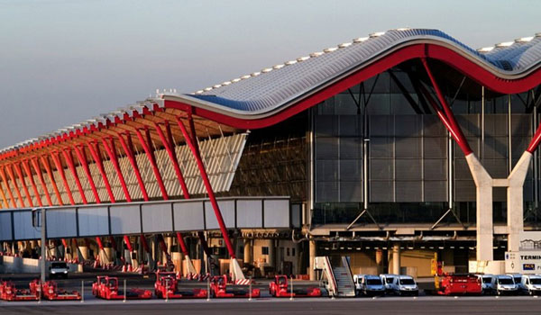 Για μία ώρα έκλεισε το αεροδρόμιο Μπαράχας στη Μαδρίτη λόγω παρουσίας drones