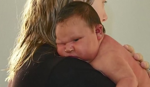 Γεννήθηκε μωρό 6 κιλών στην Αυστραλία
