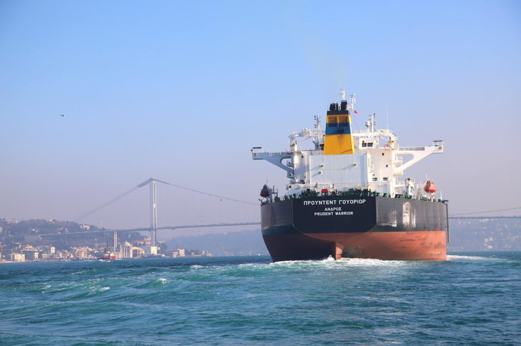 Πειρατεία στον Περσικό Κόλπο: Έντονο διάβημα του ελληνικού ΥΠΕΞ – Καλά στην υγεία τους οι ναυτικοί