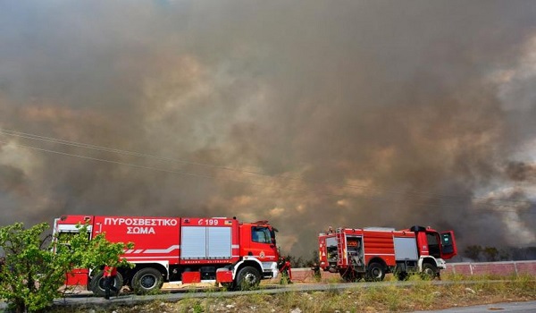 Εύβοια: Εκκενώνεται το Ασμήνιο - Μάχη με τις συνεχείς ασναζωπυρώσεις