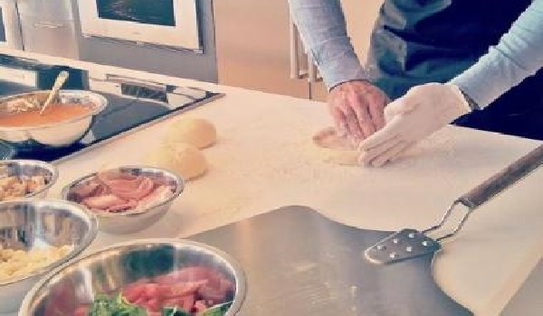 Ο γιος του νέου υπουργού Άμυνας είναι πασίγνωστος σεφ