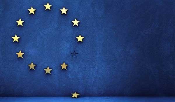 Διασπάται η Ευρωπαϊκή Ένωση: Εγκρίθηκε η συμφωνία για το Brexit