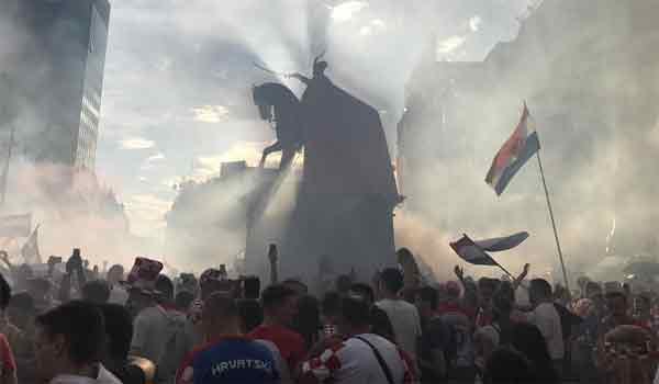 Î‘Ï€Î¿Î¸Î­Ï‰ÏƒÎ· ÎºÎ±Î¹ Î»Î±Ï„ÏÎµÎ¯Î± Î³Î¹Î± Ï„Î¿Ï…Ï‚ Î´ÎµÏ…Ï„ÎµÏÎ±Î¸Î»Î·Ï„Î­Ï‚ ÎºÏŒÏƒÎ¼Î¿Ï… ÏƒÏ„Î·Î½ ÎšÏÎ¿Î±Ï„Î¯Î±! BÎ¯Î½Ï„ÎµÎ¿