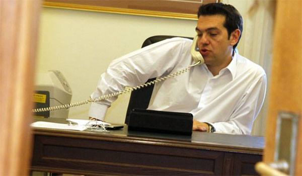 Συνεχής επαφή Τσίπρα με υπουργούς για τη φωτιά στην Εύβοια
