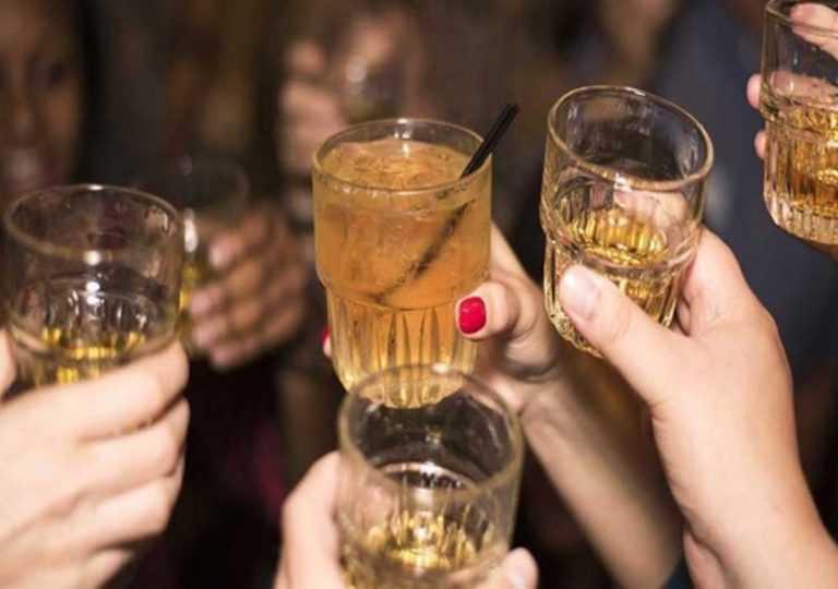 Επιστημονική μελέτη εναντίον και του ελάχιστου αλκοόλ. Όσοι πίνουν αλκοόλ κάθε μέρα ...