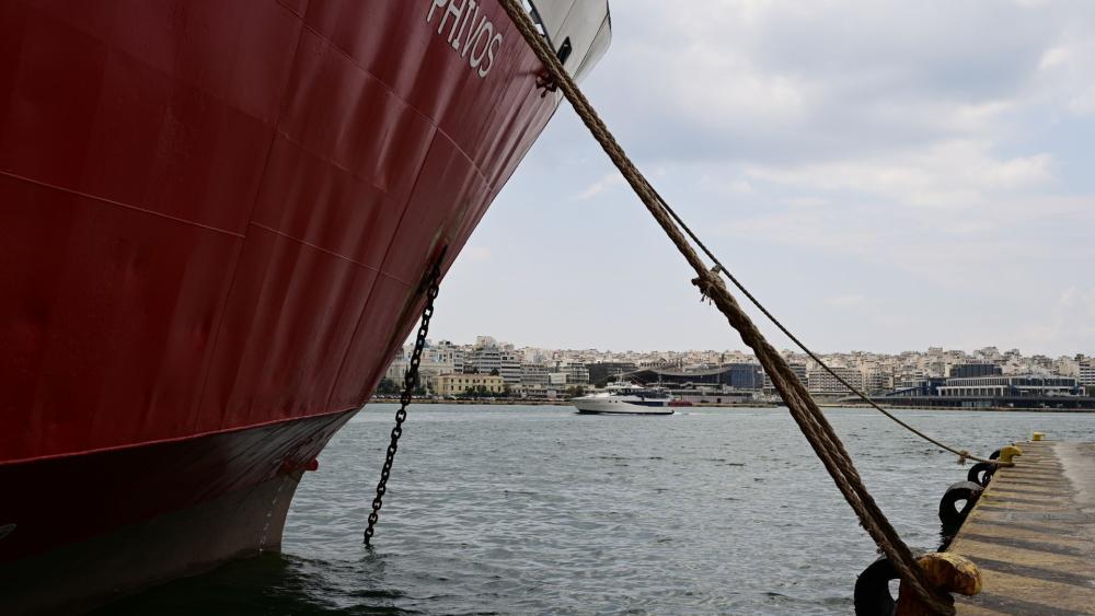 Κακοκαιρία: Σε ισχύ απαγορευτικό απόπλου έως τις 12 το μεσημέρι από Πειραιά, Ραφήνα και Λαύριο