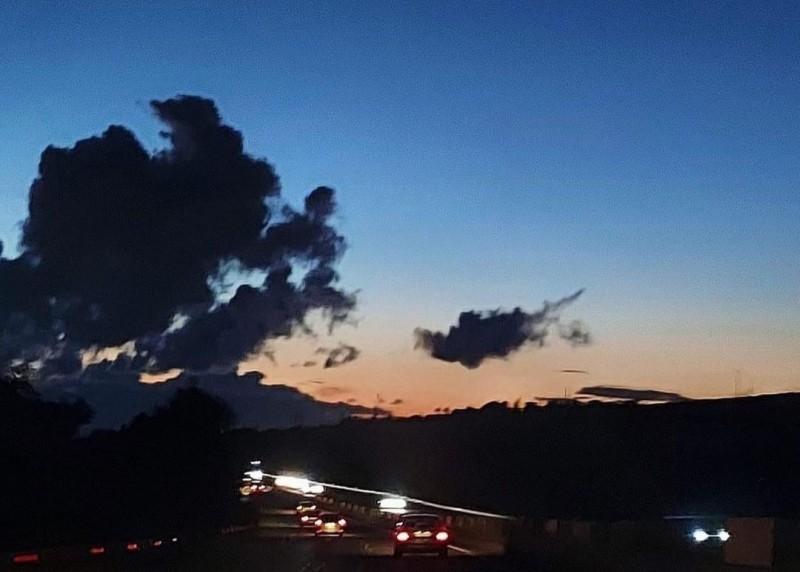 Η μορφή της Κύπρου σχηματίστηκε στα σύννεφα πάνω από τη Λεμεσό