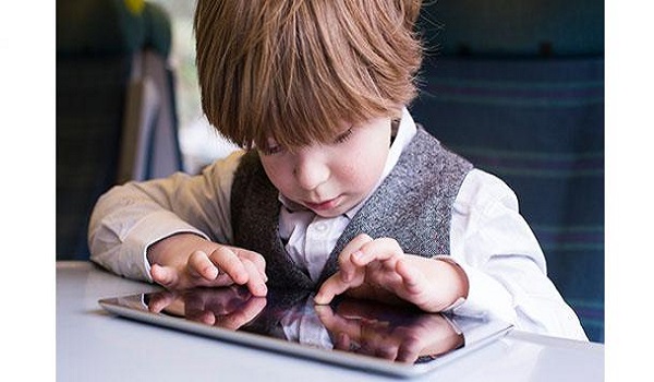 Τρίχρονος κλείδωσε το ipad του πατέρα του για 48 χρόνια