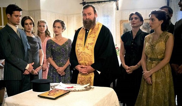 Συγκλονίζει πρωταγωνιστής από τις Άγριες Μέλισσες - Ο θάνατος της 13χρονης αδελφής και του πατέρα