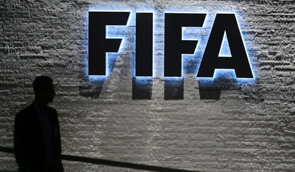 Δίνει συνέντευξη Τύπου στην Αθήνα η FIFA