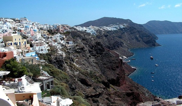 Τα 4 ελληνικά νησιά που έσπασαν τον Ιούλιο το ρεκόρ διεθνών αφίξεων του 2019