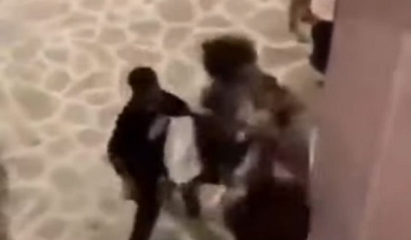 Ξυλοδαρμός δικηγόρου έξω από την ΑΣΟΕΕ - Τι κατήγγειλε για την αστυνομία