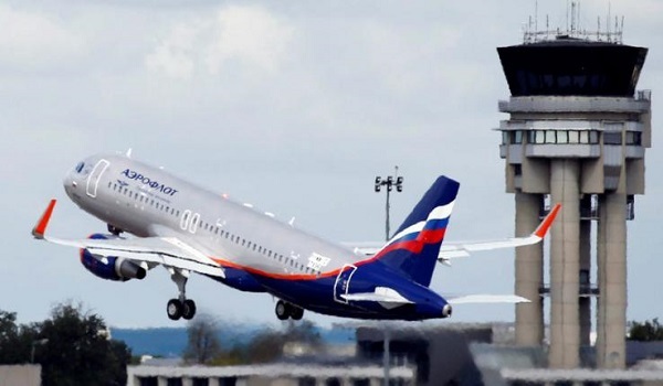 Γιατί χαμηλώνει ο φωτισμός στο αεροπλάνο πριν την απογείωση και την προσγείωση;