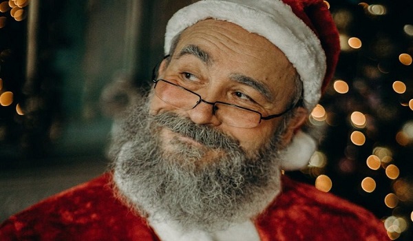 Η δουλειά των ονείρων όσων αγαπούν τα Χριστούγεννα είναι εδώ