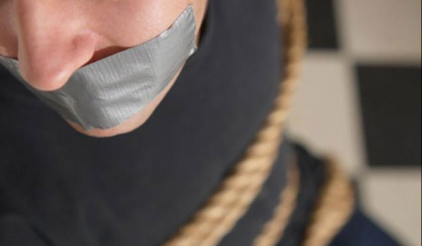 Ζήτησε από την πρώην του ραντεβού και την απήγαγε μαζί με την κόρη της