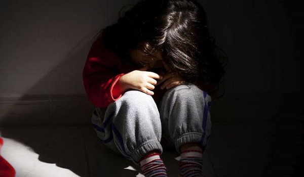 Θεσσαλονίκη: Η μάνα κατάγγειλλε τον πατέρα για ασέλγεια στην 3χρονη κόρη τους