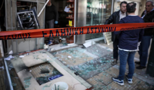 Ανατίναξαν τρία ΑΤΜ στην Αττική τα ξημερώματα
