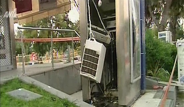 Ανατίναξαν ΑΤΜ στην Γλυφάδα