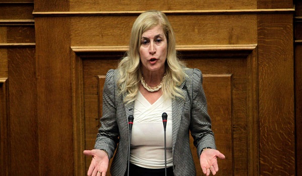 Χαμός στο Twitter με την π@π@ριά της Ελένης Αυλωνίτου!