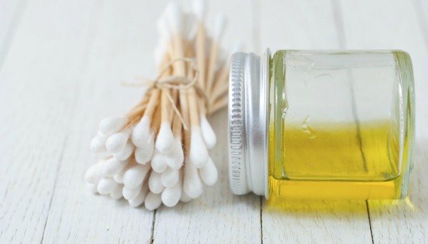 Baby oil: Απίθανες χρήσεις που δεν σας είχαν περάσει από το μυαλό