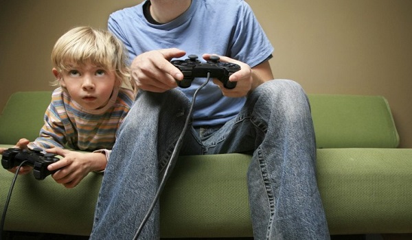 Έρευνα: Καλύτερες οι γνωστικές επιδόσεις παιδιών που παίζουν βιντεοπαιχνίδια για λίγες ώρες