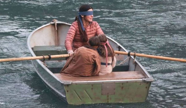 Πώς η Sandra Bullock και το Bird Box δημιούργησαν μια επικίνδυνη νέα προκληση