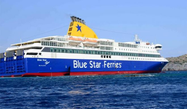 Τήνος: Γυναίκα έπεσε στη θάλασσα κατά την επιβίβαση της στο Blue Star Paros