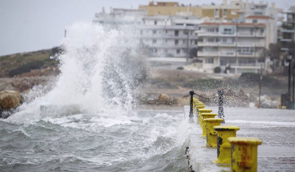 Πού και πότε θα χτυπήσει ο κυκλώνας. Δείτε το γράφημα live. Έκτακτα μέτρα, κλειστά σχολεία