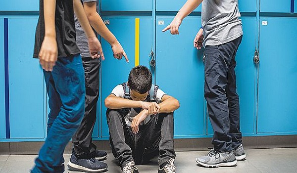 Παραβατικότητα ανηλίκων: Τι φταίει και πώς θα αντιμετωπιστεί