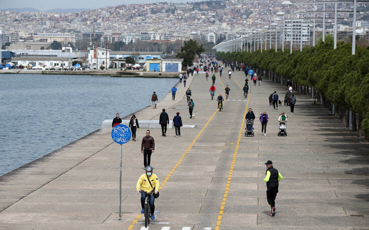 Ολοταχώς για lockdown η Θεσσαλονίκη – Ανησυχία από τη νέα εκτόξευση των κρουσμάτων κορονοϊού