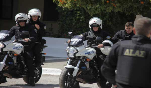 Εξάρχεια: Επιτέθηκαν σε άνδρες της Ομάδας ΔΙΑΣ, ένας αστυνομικός τραυματίας