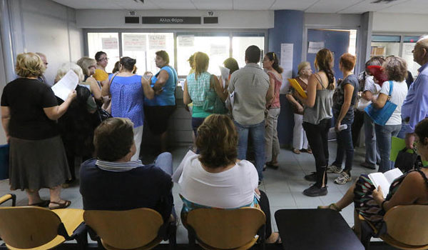 Για γέλια και για κλάματα: 367.253 οφειλέτες της Εφορίας χρωστούν κάτω από 1 ευρώ!