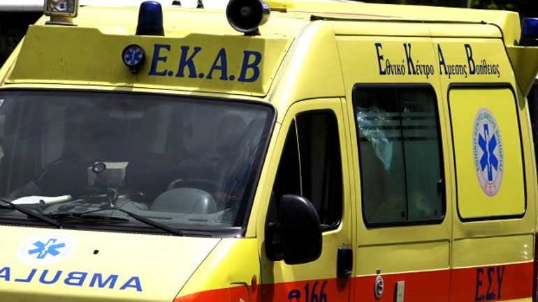 Τροχαίο στην Κηφισίας – Άνδρας απεγκλωβίστηκε με τη βοήθεια της Πυροσβεστικής