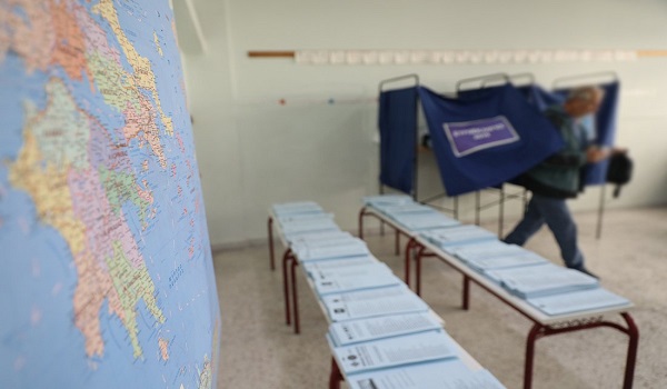 Εκλογές 2019: Πότε θα έχουμε τα πρώτα αποτελέσματα - Exit poll. Μικροπροβλήματα, ευτράπελα και ξύλο