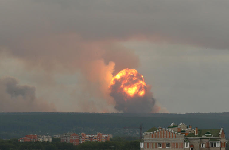 Ρωσία: Έκρηξη που οφείλεται σε ουκρανικό drone δημιούργησε κρατήρα σε πόλη