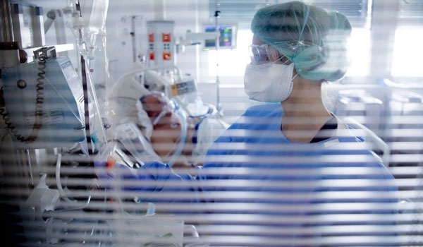 Βύρωνας: Χαροπαλεύει στη ΜΕΘ η 16χρονη που της έδωσαν να κάνει αυτοσχέδια ναρκωτικά
