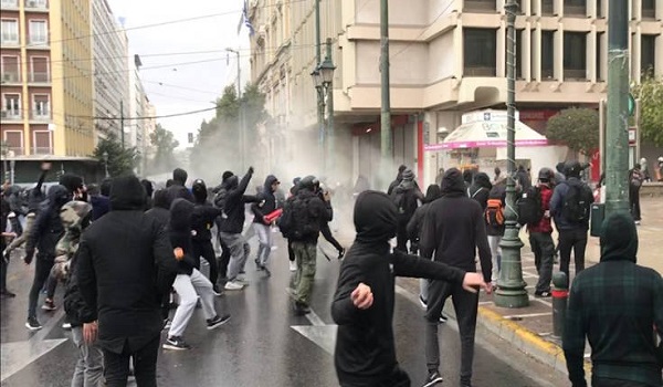 Τρεις ανήλικοι και δύο Γερμανοί μεταξύ των συλληφθέντων στα χθεσινά επεισόδια